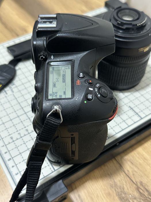 Nikon D810 sotiladi holati idieal 800$ kelishamiz