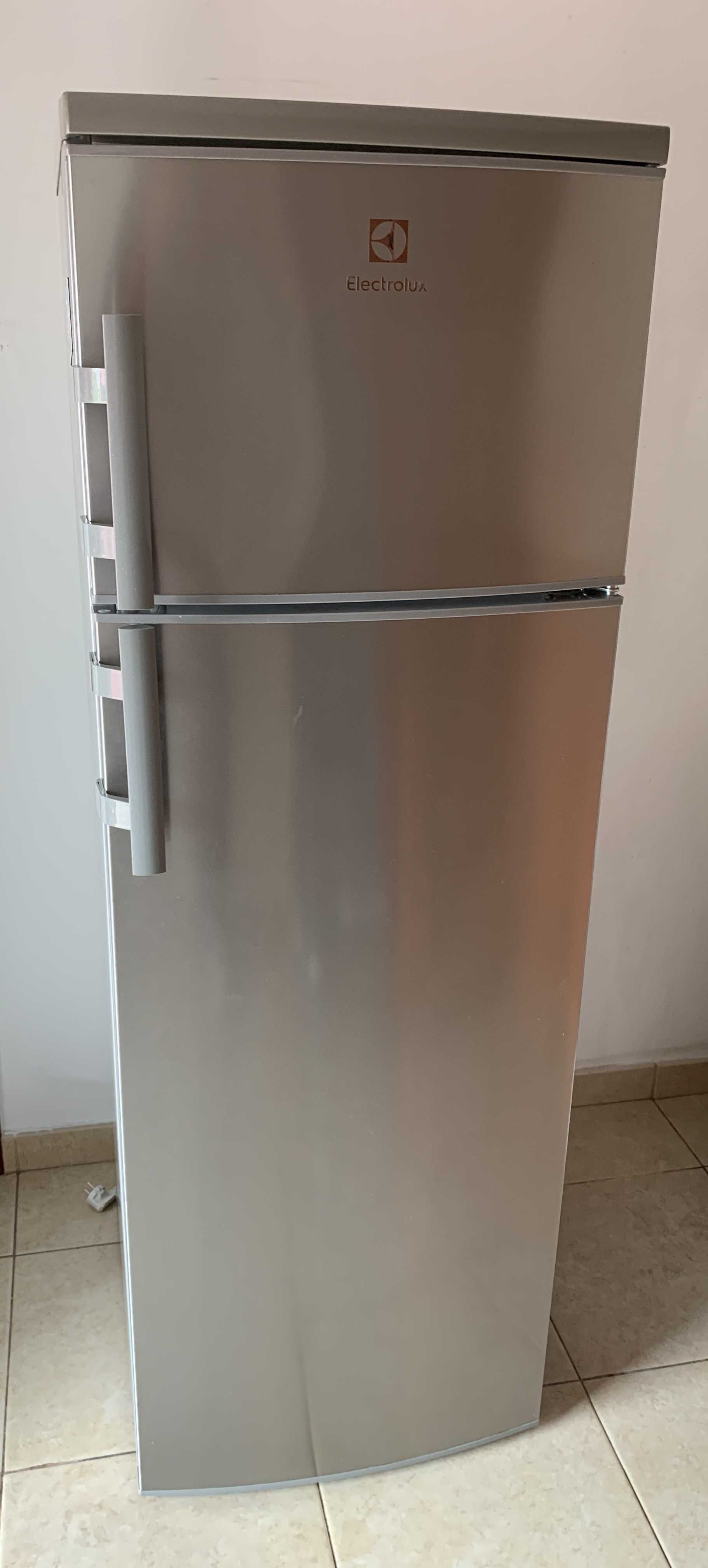 Combină frigorifică Electrolux  SUPEROFERTĂ !!!