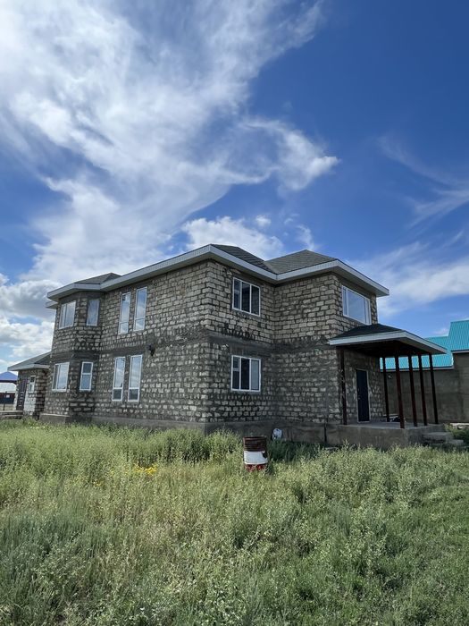 Продается Коттедж 2 эт. Болашак.Участок 10 соток в частной собств-ти.