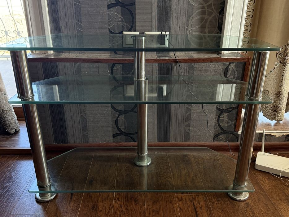 Стеклянная тумба
