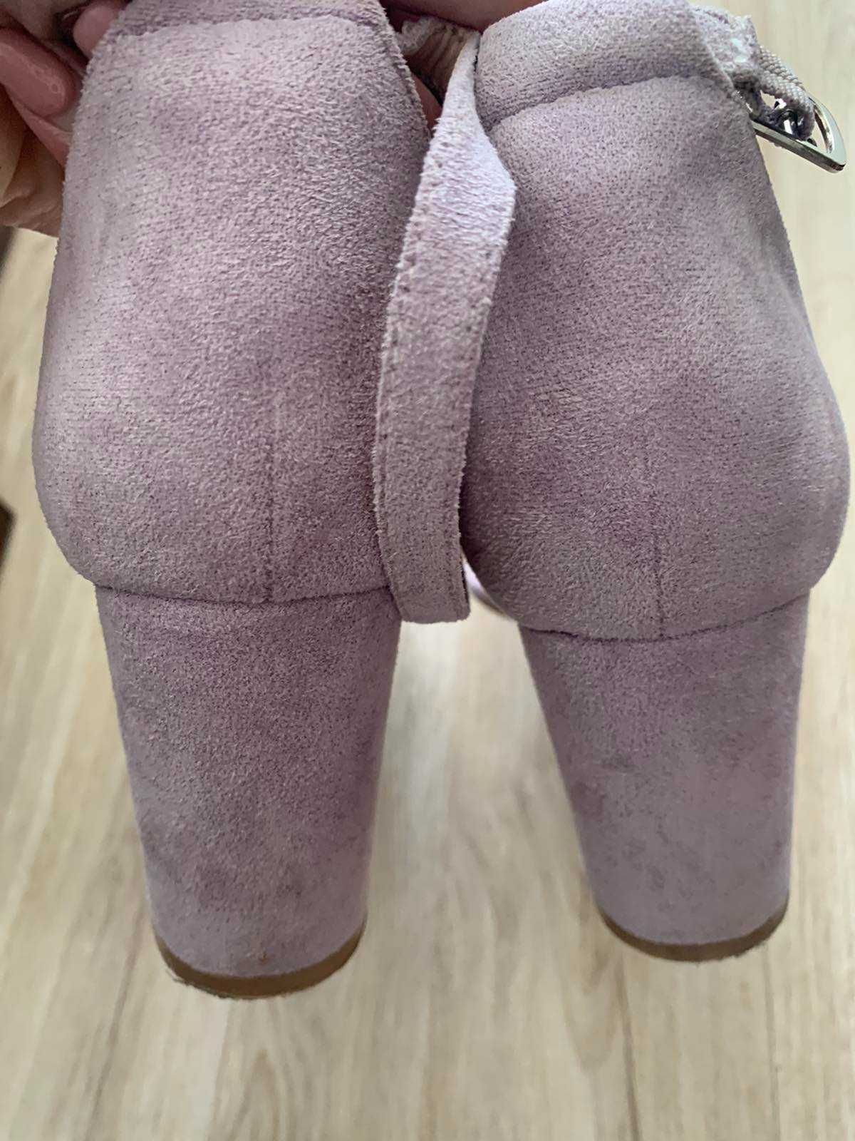 Нови сандали в лилаво