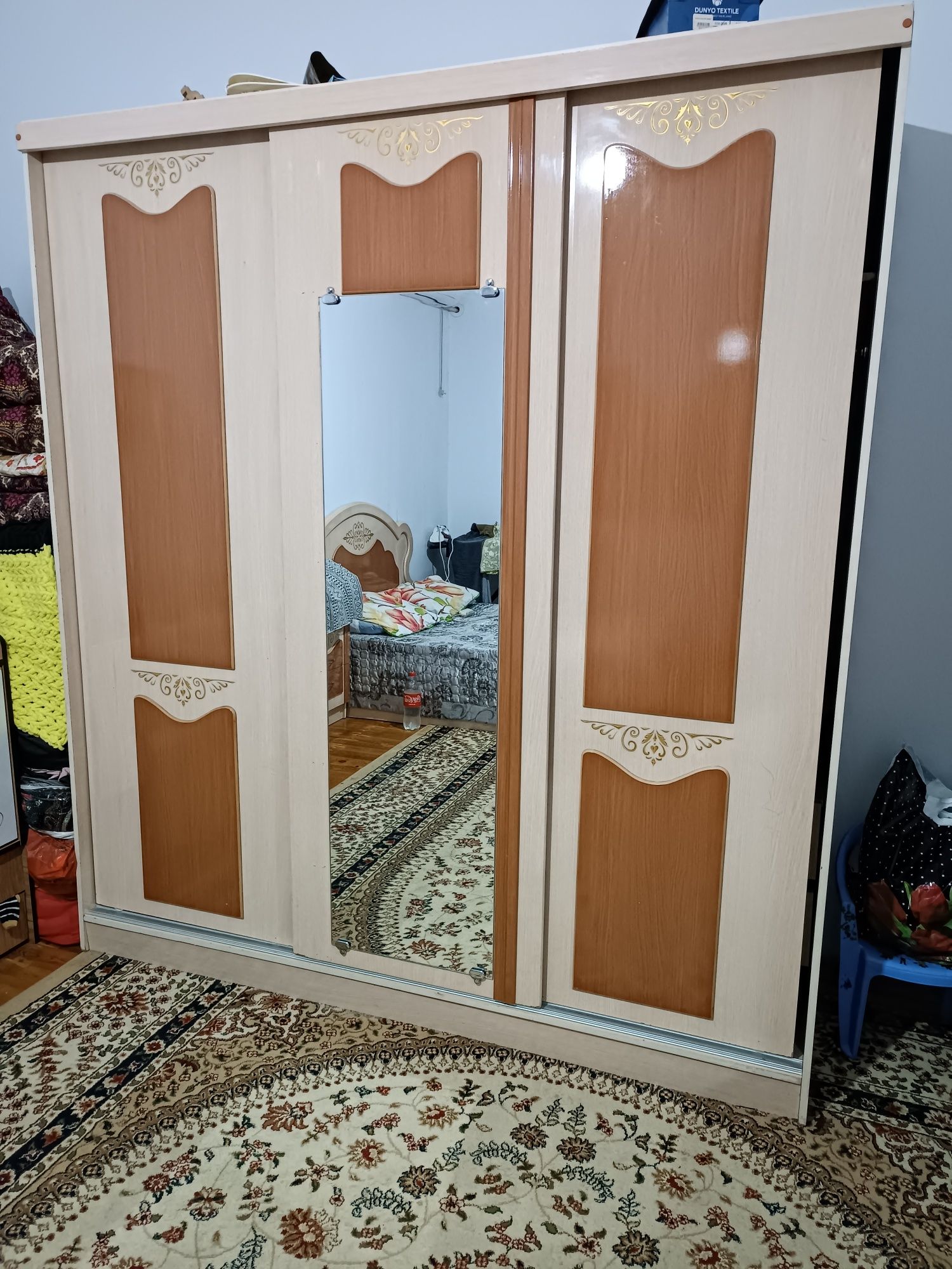 Спалный гарнитур сотилади
