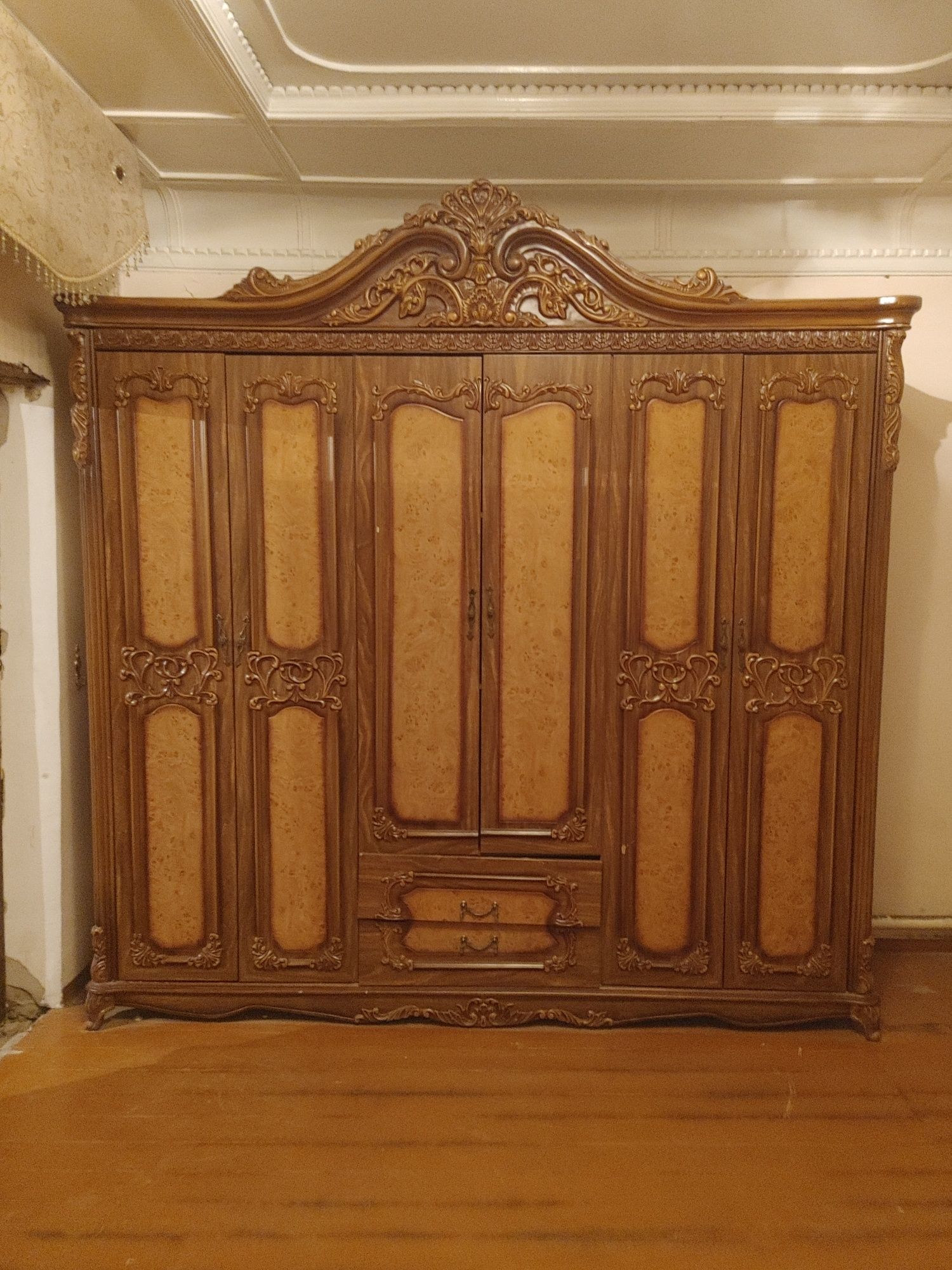 Mebel srochna sotiladi