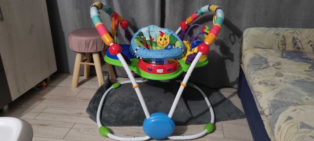 Baby jumper 6-9 luni