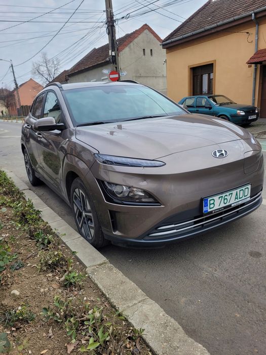 Inchiriez la ramanere pentru Uber/Bolt Hyundai Kona electrica