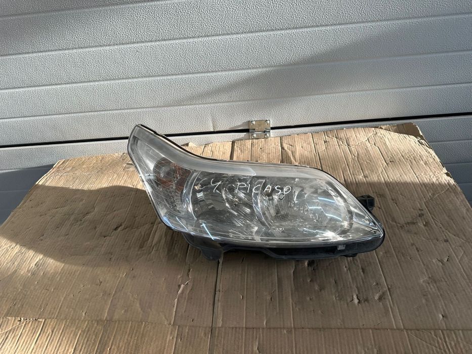 десен фар за citroen C4 Picaso