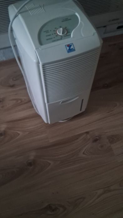 Влагоабсорбатор влагоуловител с компресор