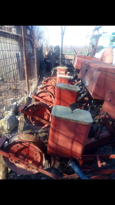 Semanatoare plante prasitoare cu fertilizare