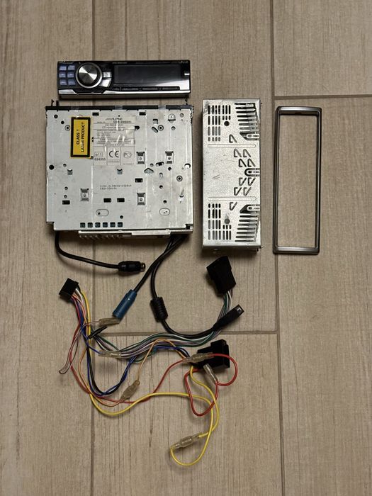 Alpine CDE-9882RI BT/USB/AUX