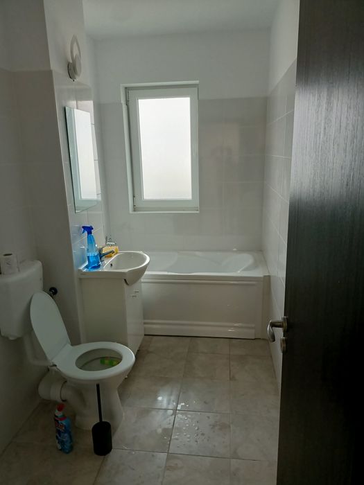 Inchiriez apartament 2 camere ,decomandat, NOU, etaj3-Subcetate