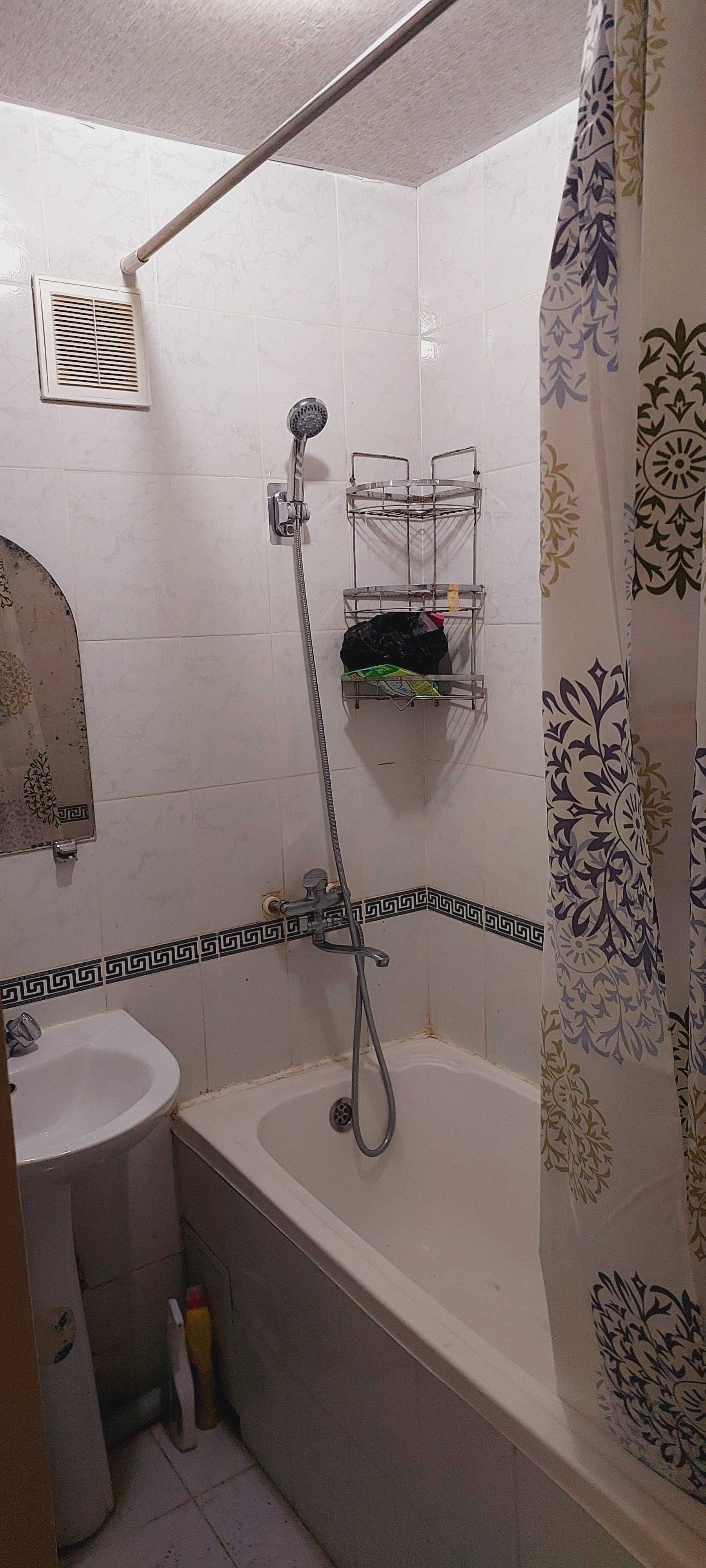 KVARTIRAga sheriklikga 4 ta bola kere (Bez Makler)
