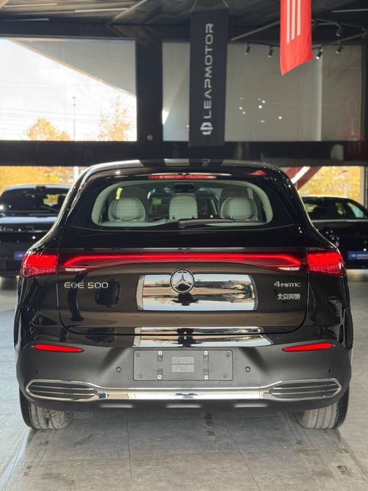 Mercedes EQE 500