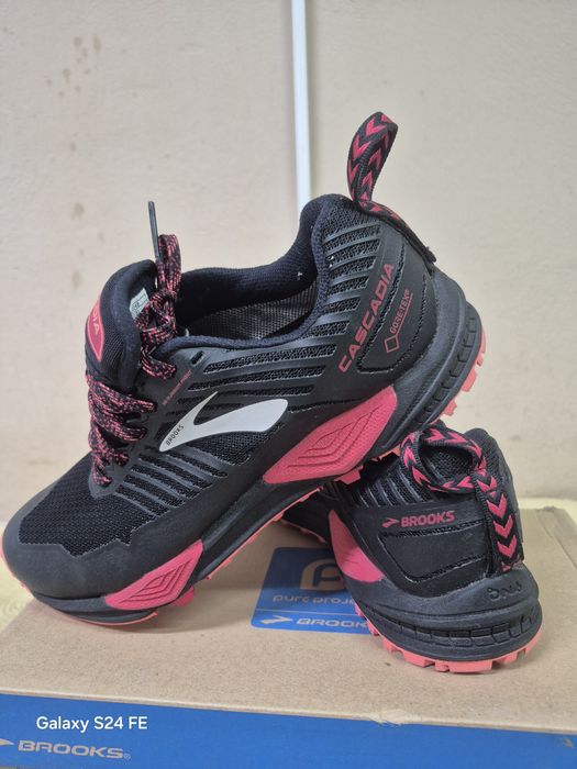 Adidasi noi Brooks Cascadia