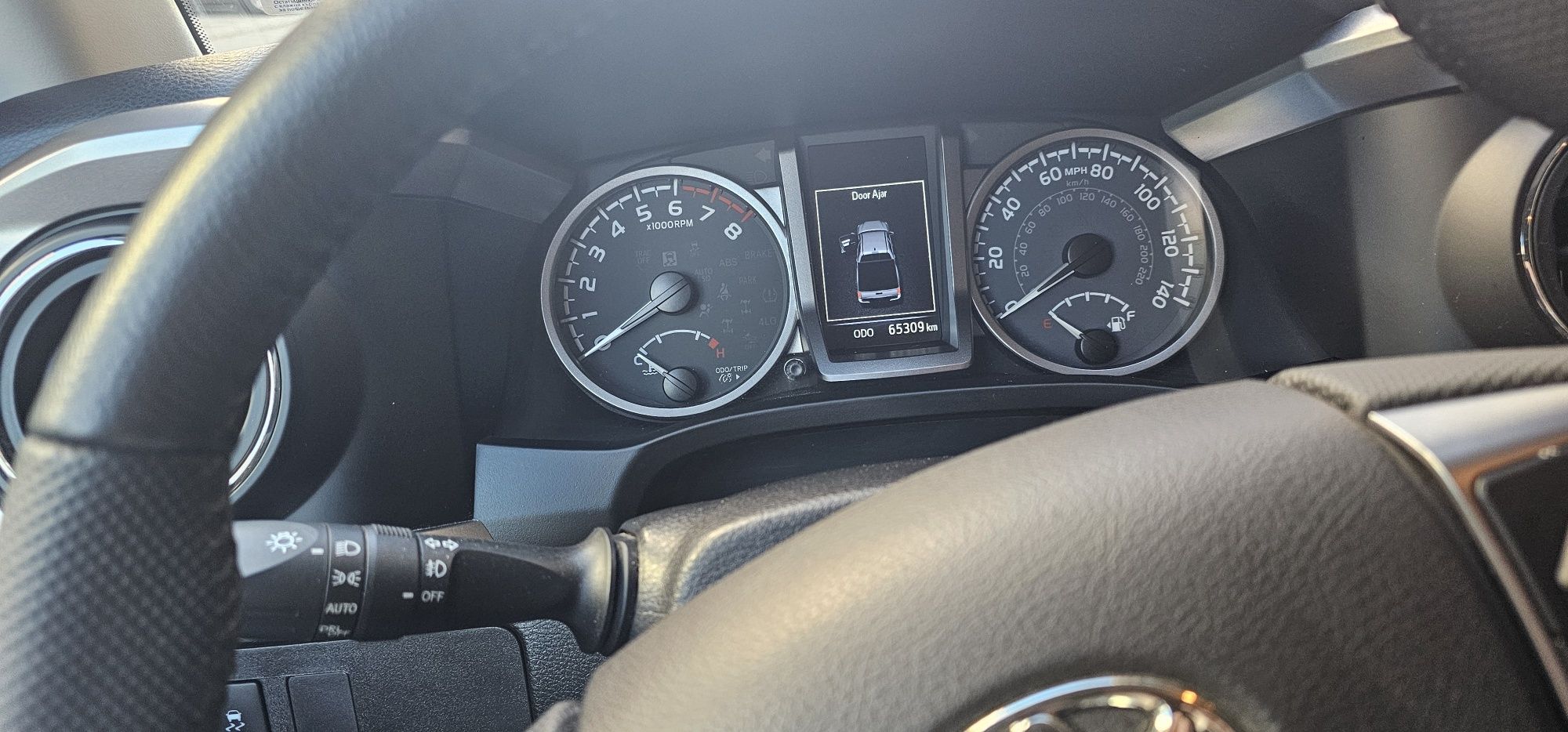 Toyota Tacoma SR5 v6 4x4 N300