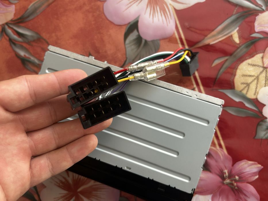 Vand PLAYER AUTO SONY DSXA210UI folosit foarte putin. Ca nou.