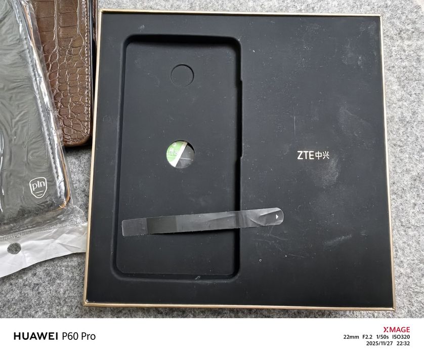 Смартфон ZTE AXON 7