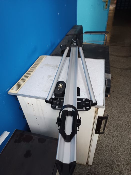 Багажник за велосипед за автомобил.