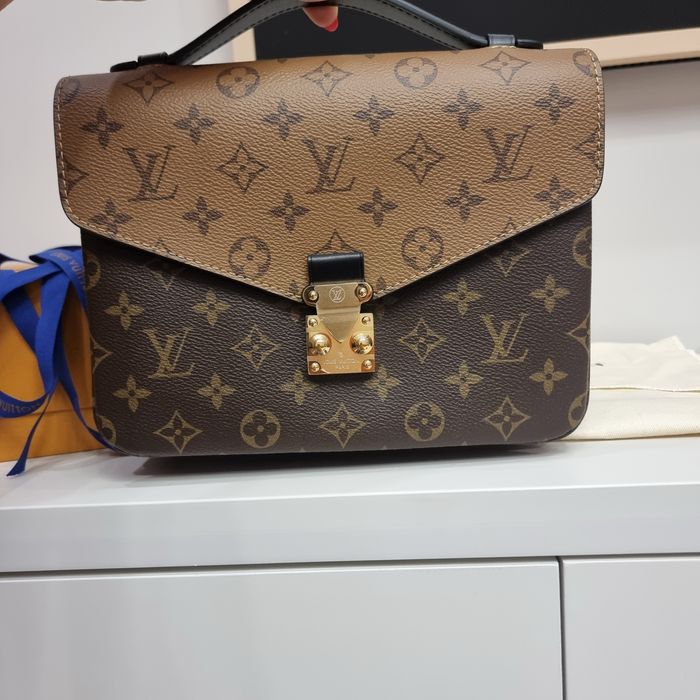 Продам сумку LV Pochette