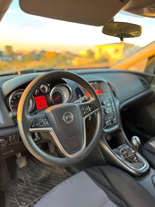 Opel Astra 1.4 benzină, 100 CP