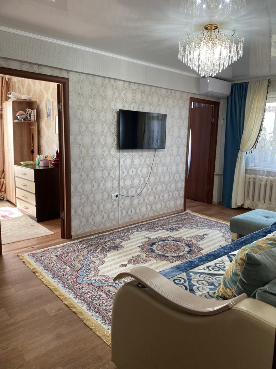 Продается трёхкомнатная квартира по улице мкр Сатпаева А-6.