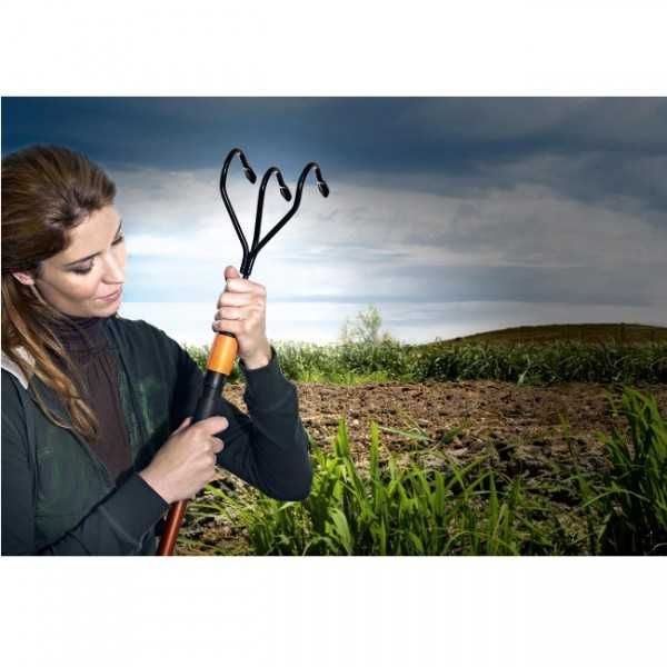 !!! Cultivator Fiskars QuikFit pentru gradinarit