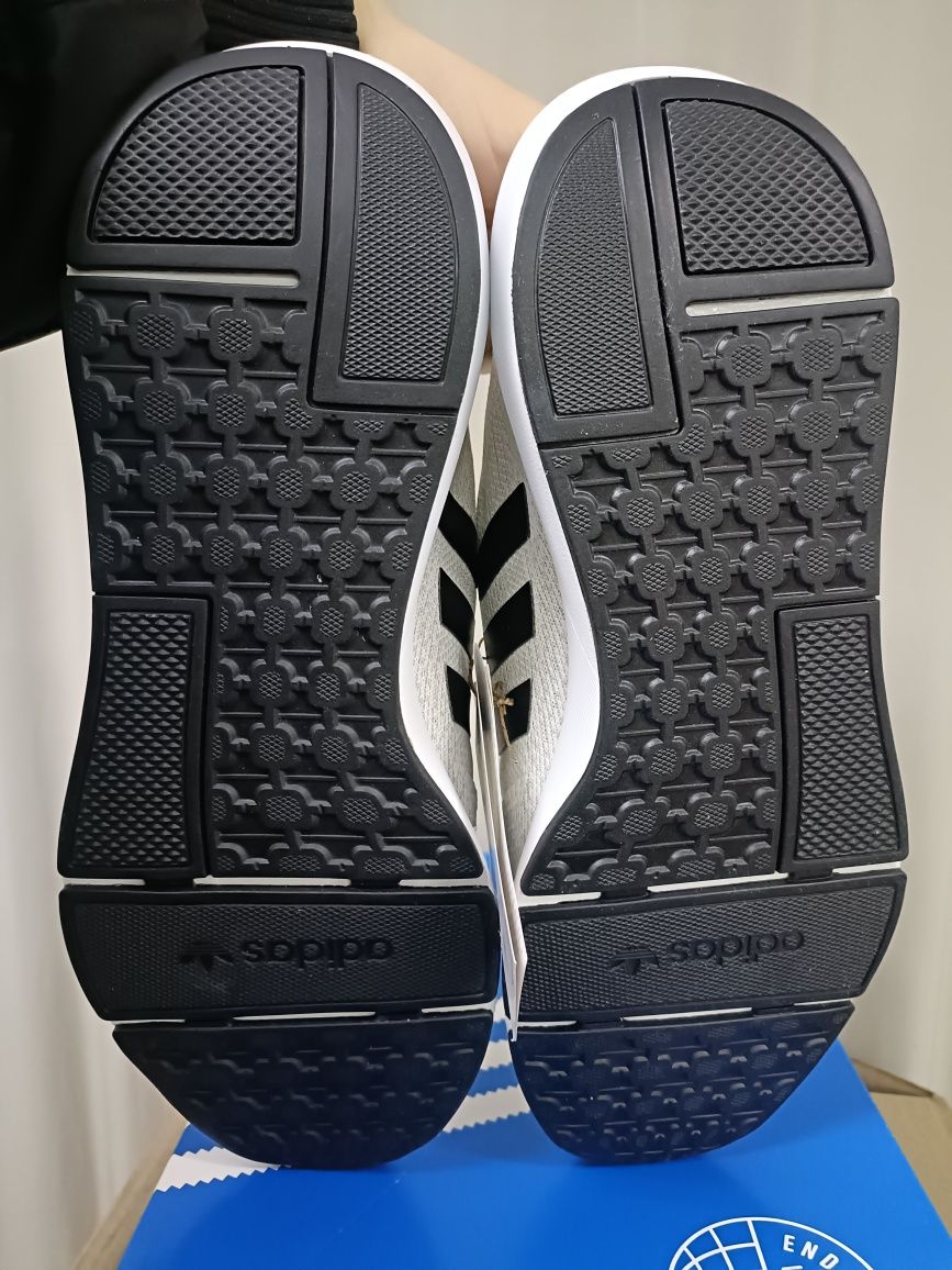 Adidas Swift Run 22 номер 44 код 20A