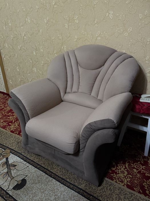 Кресло мягкое б/у