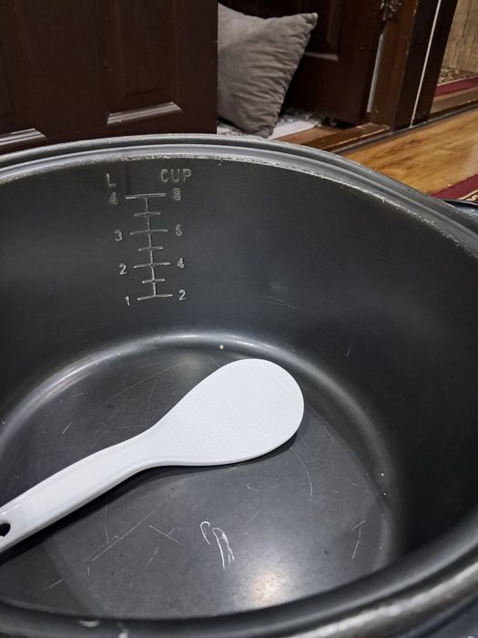 Рисаварка сотилади растаран кафеларга суши барга