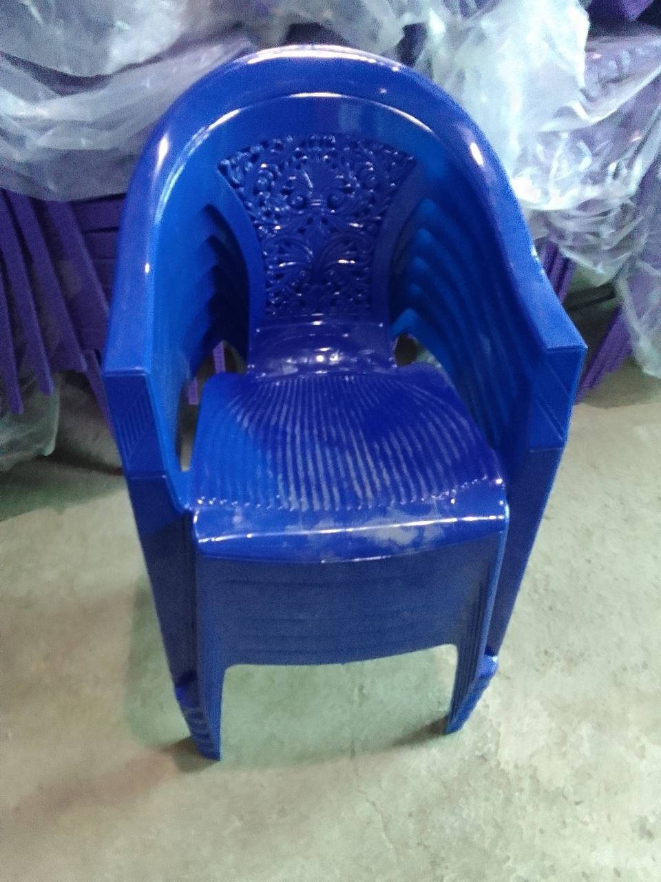 пластмассовый стол стул