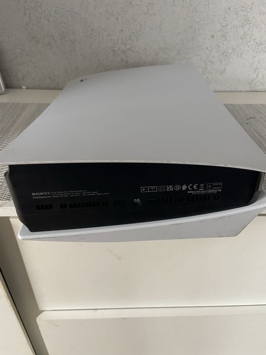 Конзола PS5 Disc Edition + Игра