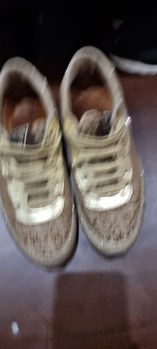 Сникърси Reebok.Розови сникърси.Guess  златисти