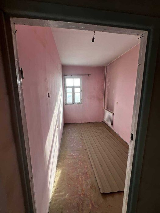 Квартира сотилади Чорсу Версал 3/7/9
Балкон 1/7 ўрта 72м² ремонт талаб