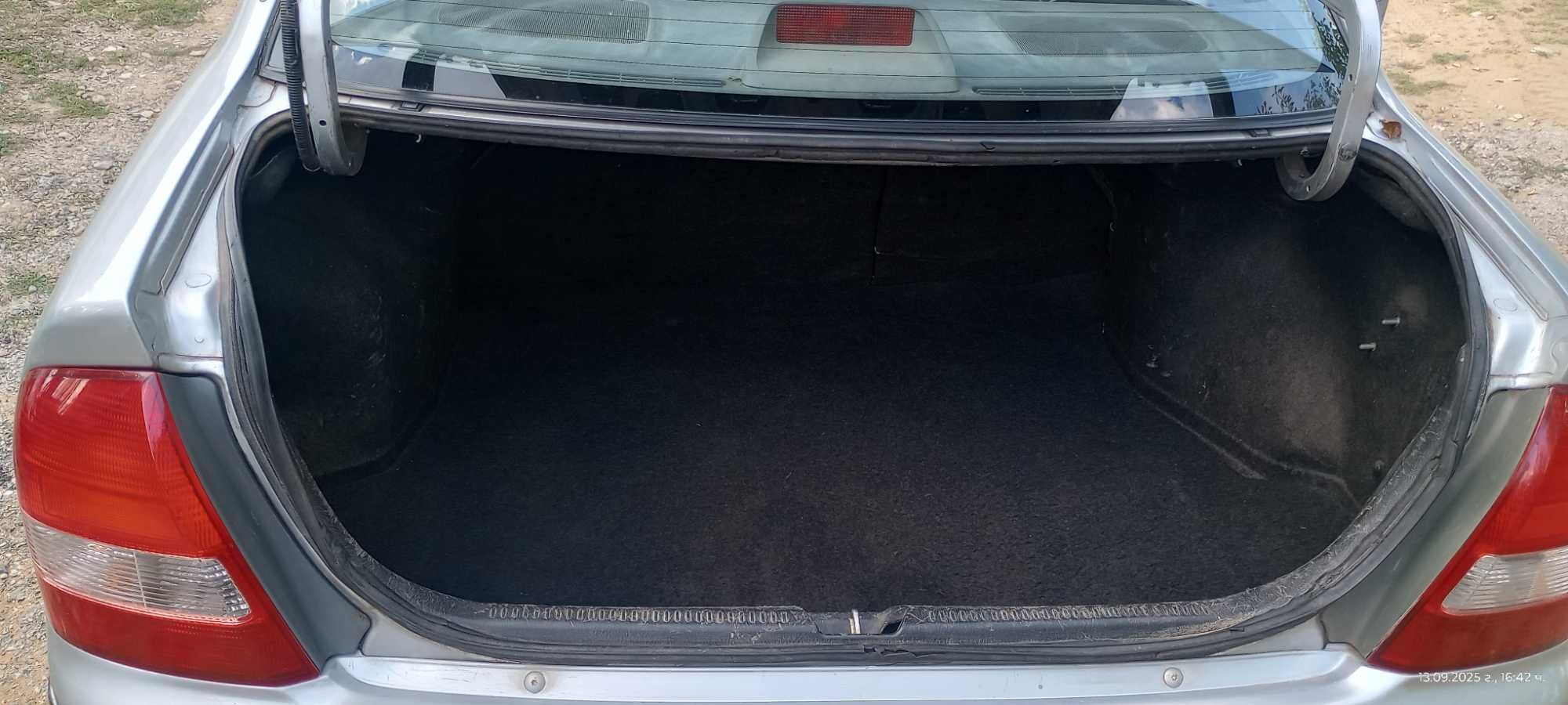 Prodavam Mazda 323