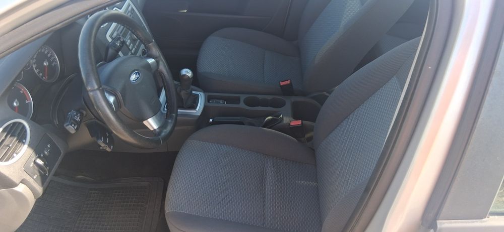 Vând Ford Focus Trend Plus 1,6TD