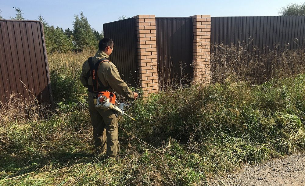 Уборка от травы теретоий двор огород дача.от строительного мусора свои