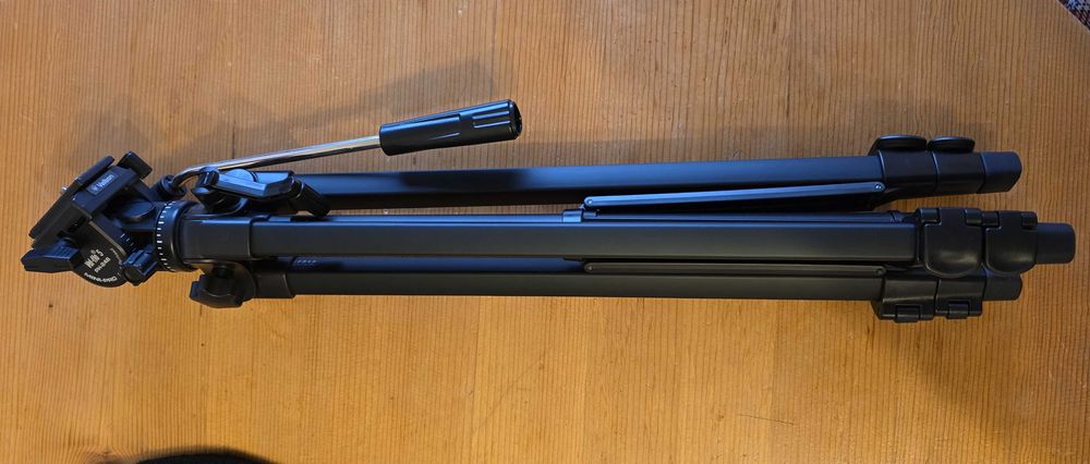 Sony A7II с обективи Sony FE 24-105mm и Sigma 100-400mm, статив