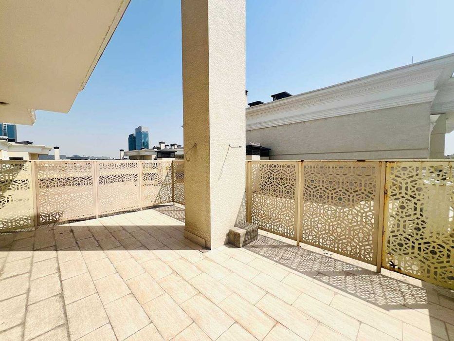 Boulevard Tashkent City 3 комнатная 104м2 коробка потолки 4.4