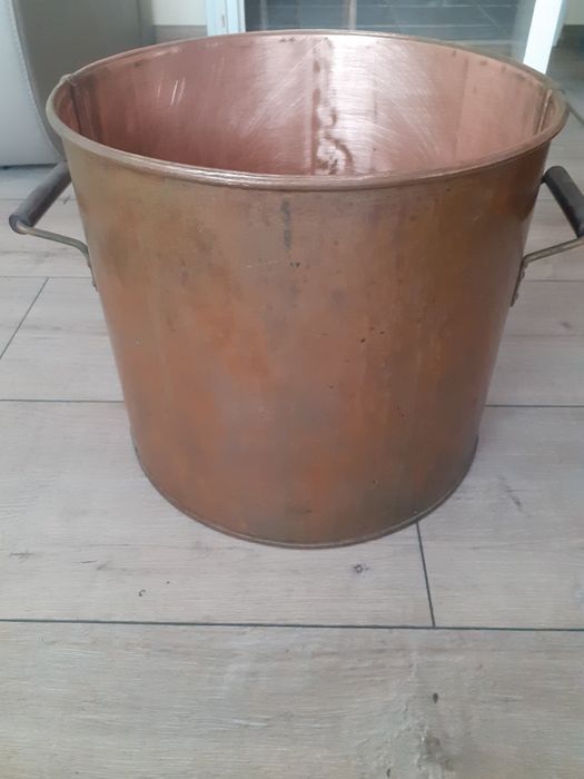 Oale de cupru cu mâner