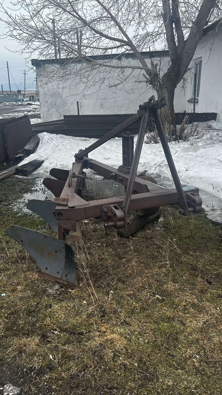 Дт 75 с плугом плюс много запчастей