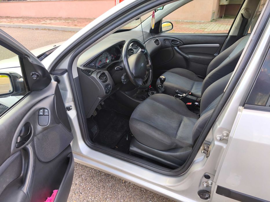 ford focus 1 1.8 tddi 90 cp hatchback - defect