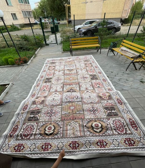 Продается ковер в отличном состояний