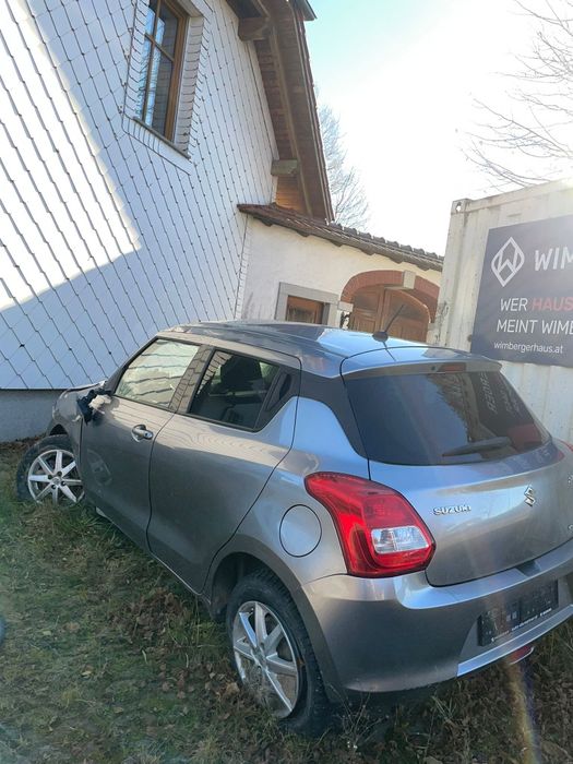 Suzuki Swift 2018 1.3i  4x4 AVARIAT