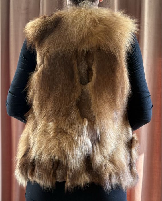 Vesta din blana naturala de vulpe