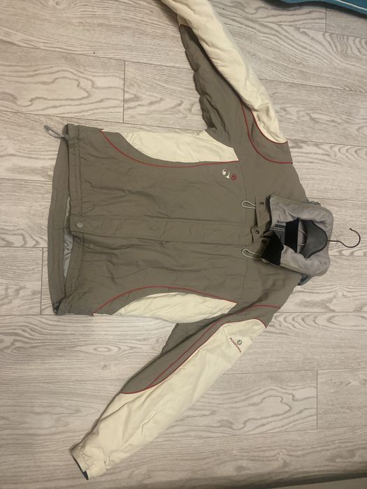 яке със естествен косъм на качулката