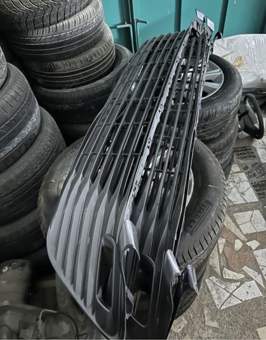 Оригинал решетка CAMRY 70