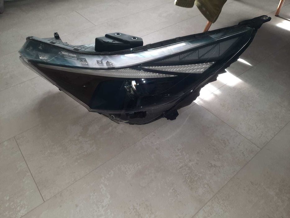 Far original stanga Led Xenon Hyundai Elantra CN7