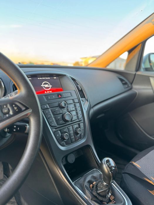 Opel Astra 1.4 benzină, 100 CP
