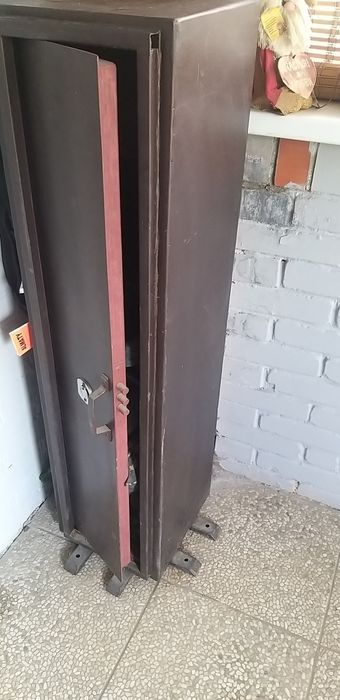 Продам металлический ящик новый