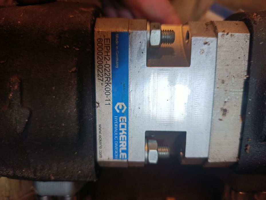 Vând pompa hidraulica tandem(dubla) Eckerle EIPH-022RK 00-11,noua