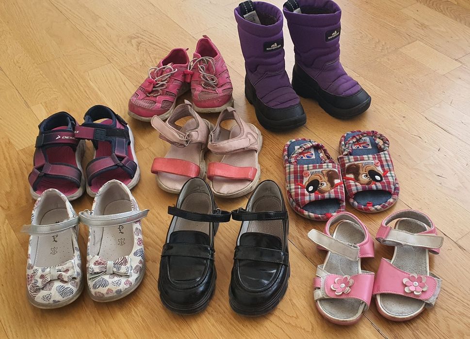 Обувь для девочки размер 28-30  в отличном состоянии